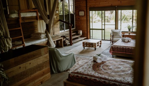 Economy Cabin