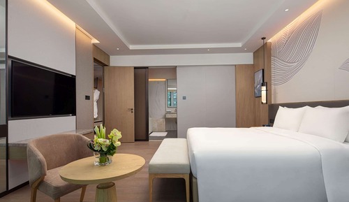 Deluxe Suite, 1 King Bed, Non Smoking