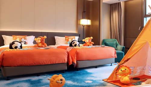 Family Room, 2 Twin Beds (Animal-Themed)