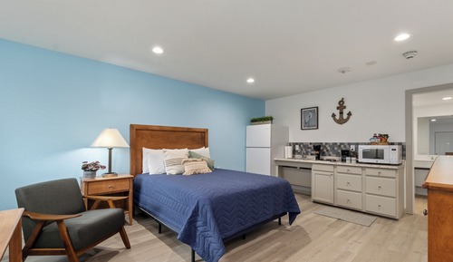 Deluxe Single Room, 1 King Bed, Kitchenette