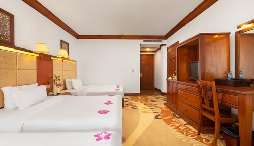Deluxe Triple Room, Pool View