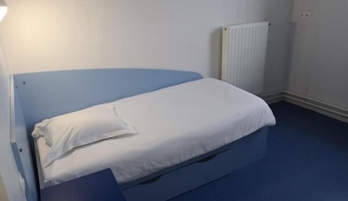 Single Room, Private Bathroom