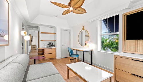 Standard Room, 1 King Bed