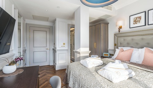 Castle Suite