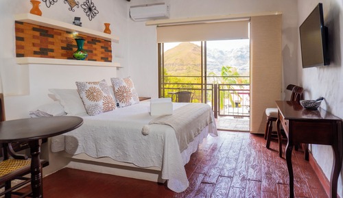 Deluxe Suite