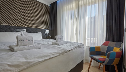 Deluxe Apartment