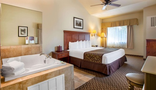 Honeymoon Suite, 1 King Bed, Non Smoking