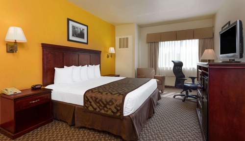 Suite, 1 King Bed, Non Smoking