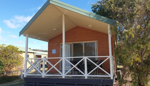 Deluxe 2 Bedroom Cabin - Sleeps 6