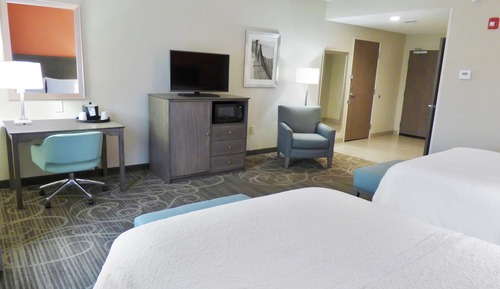 Room, 2 Queen Beds, Accessible, Bathtub