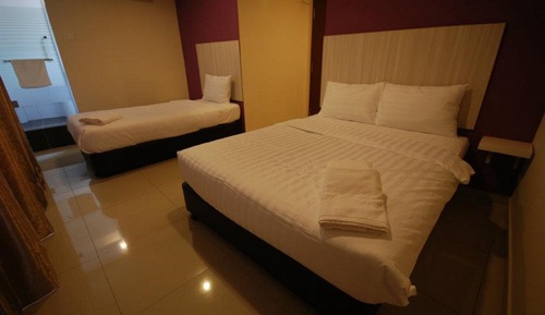 Deluxe Queen Room