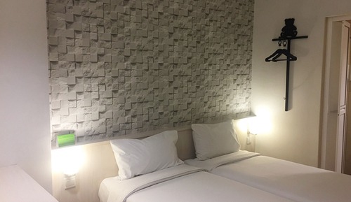 Standard Queen Room