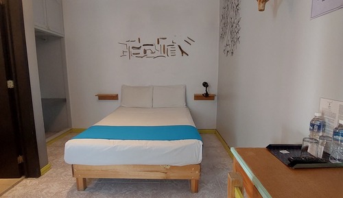 Economy Room