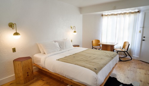 Standard Room, 1 Queen Bed