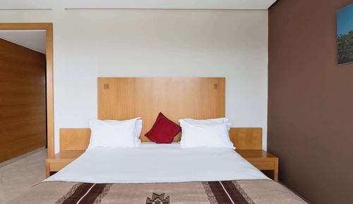 Junior Suite, 1 King Bed, Partial Sea View (Mohammed V Site)