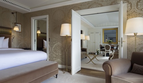 Suite (Prestige)