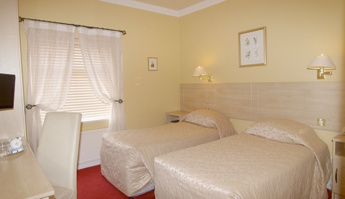 Classic Twin Room (Breakfast included)