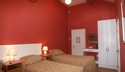 Triple Room (Breakfast included)