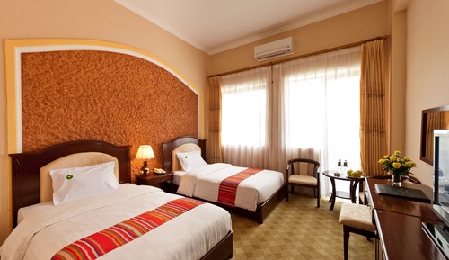 Deluxe Twin Room, Multiple Beds, Mountain View