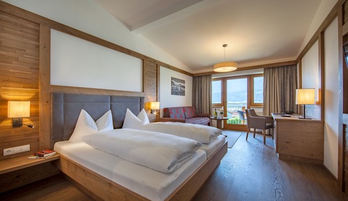 Superior Double Room, 1 King Bed, Balcony, Mountain View