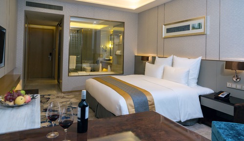 Superior Room, 1 King Bed