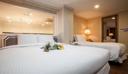Suite (Pool can be filled with water once a day from 3-5 PM,Hot water cannot be supplied after that)