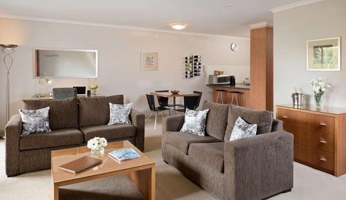 Deluxe One Bedroom Apartment