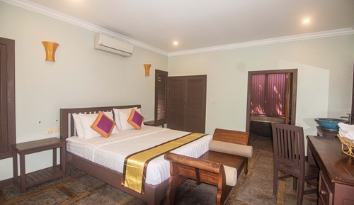 Grand Bungalow