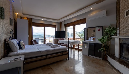 King Suite with Sea View