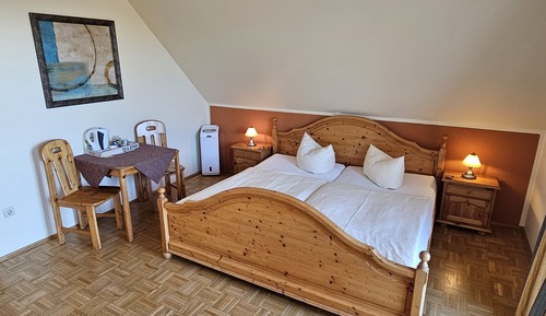 Double Room, 1 Queen Bed, Private Bathroom
