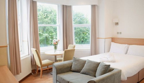 Deluxe Apartment