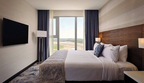 Corner King Suite