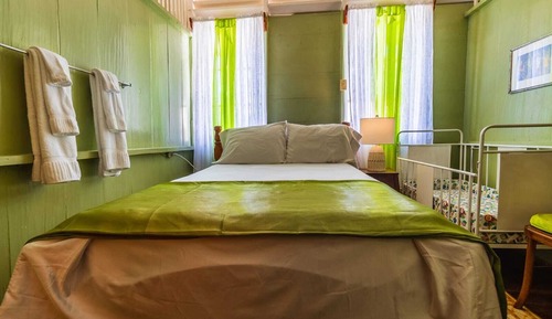 Colonial Suite