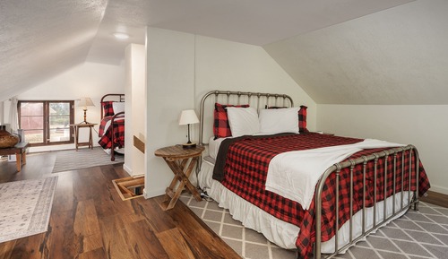 Cabin, Multiple Beds, Non Smoking, Mountain View