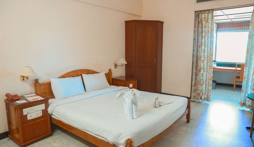 Deluxe Room, 1 Queen Bed