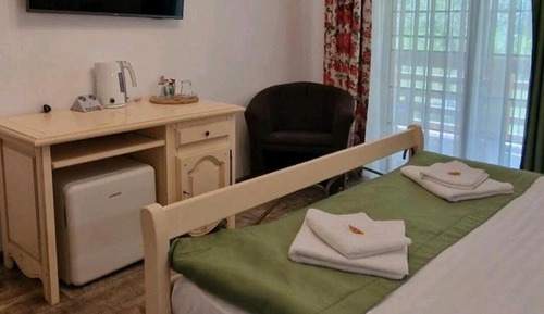 Superior Room, 1 King Bed, Mobility Accessible, Garden View