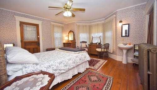 Classic Double Room, 1 Queen Bed, Balcony