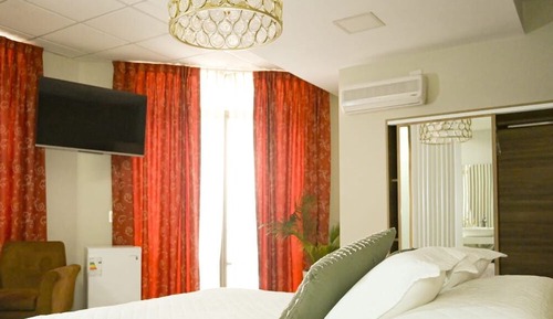 Luxury Studio Suite, 1 Bedroom, Private Bathroom, City View