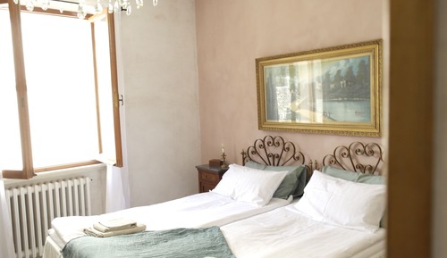 Standard Double Room, Non Smoking, Shared Bathroom