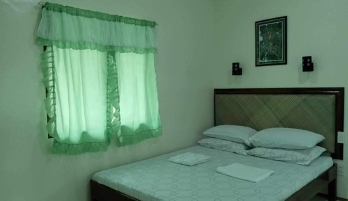 Economy Cottage, 1 Queen Bed, Pool Access, Garden View