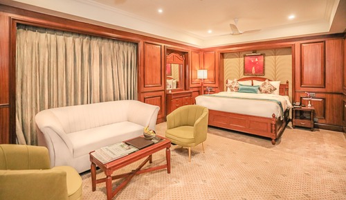 Premium Double Room With Bathtub