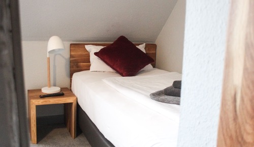 Single Room, Private Bathroom