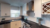 Downtown Deluxe 1 Bedroom 1 Bath Condo w/Sofa Bed Ground Floor Non Smoking