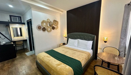 Standard Room, 1 Queen Bed, Non Smoking, Mountain View