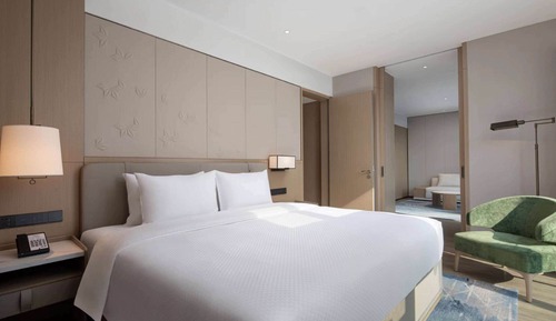 Executive Suite, 1 King Bed, Non Smoking