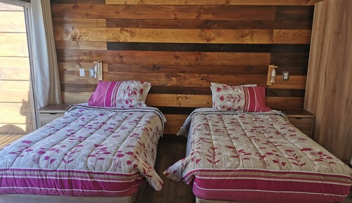 Standard Room, Multiple Beds, Mountain View