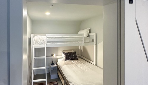 Suite (Folsom Brook)