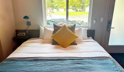Room, 1 King Bed, Accessible (Ledges)
