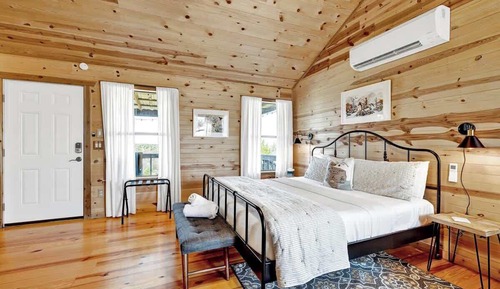 Cabin, 1 King Bed, Hot Tub (3107 Keese Rd #3)