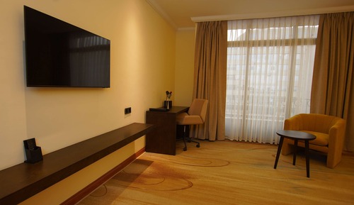 Superior Room, 1 King Bed, Non Smoking, Balcony